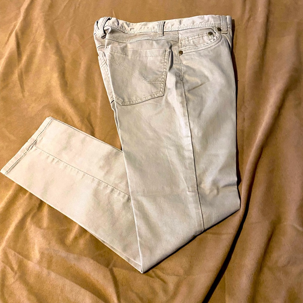 Tan dress jeans from RING OF FIRE, size 10 in boys